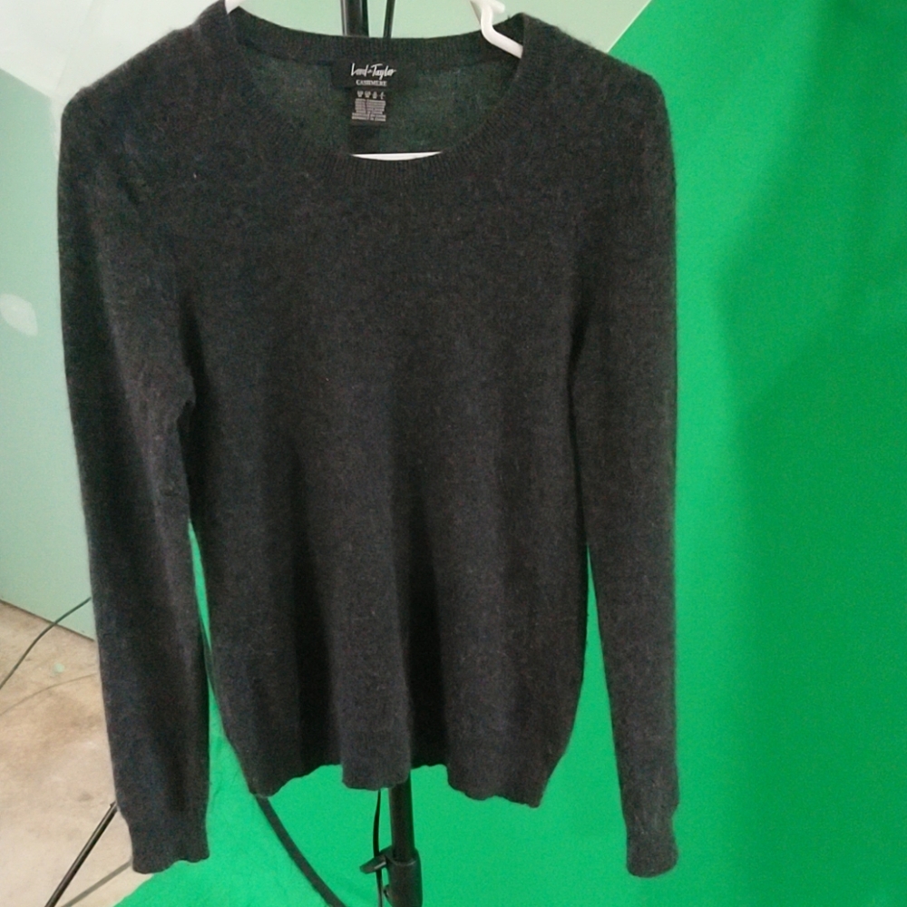Lord & Taylor Cashmere Long Sleeve Sweater Size M